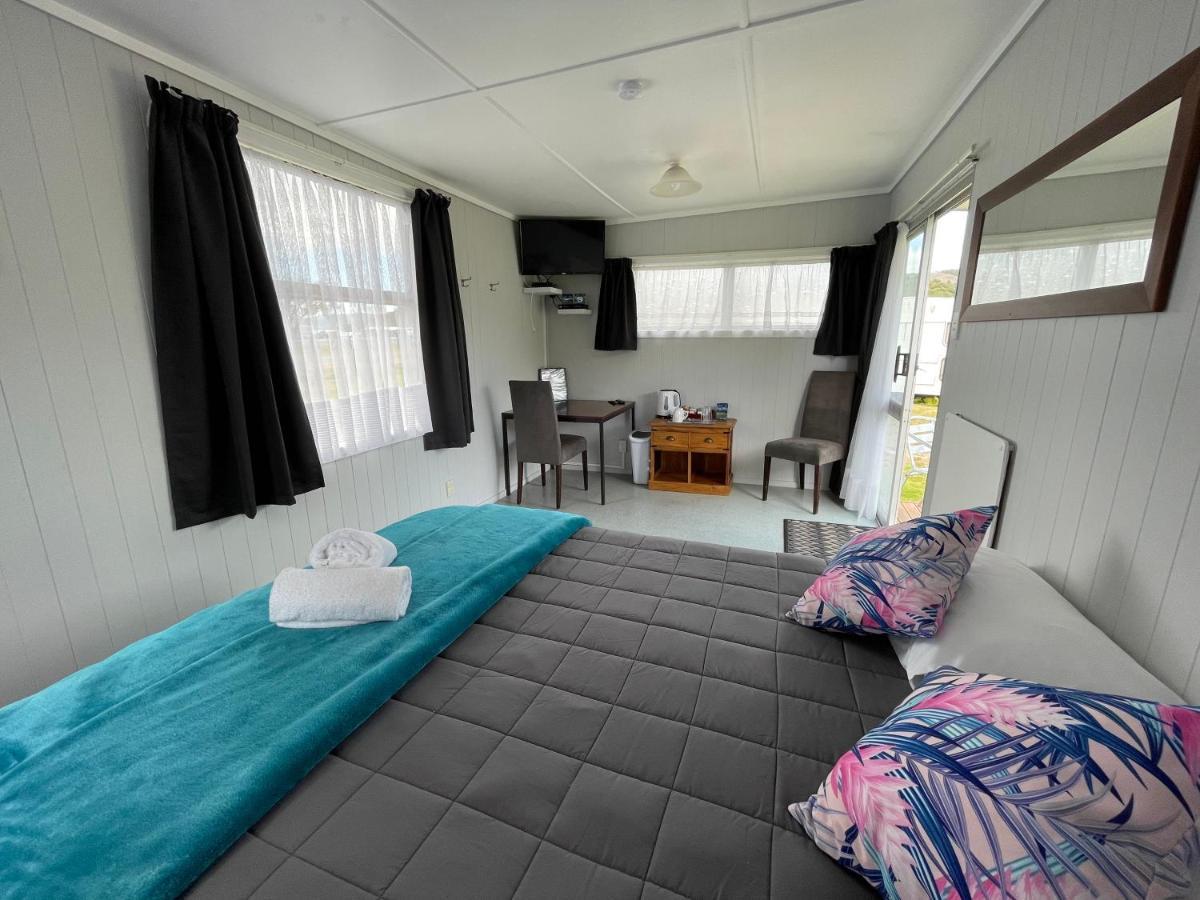 Motutere Bay Top 10 Holiday Park Turangi Exterior photo