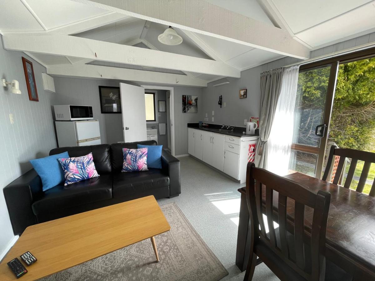 Motutere Bay Top 10 Holiday Park Turangi Exterior photo