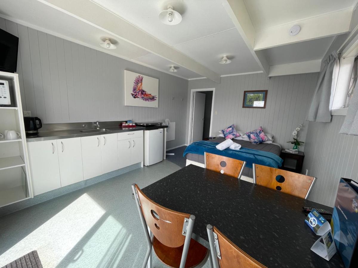 Motutere Bay Top 10 Holiday Park Turangi Exterior photo