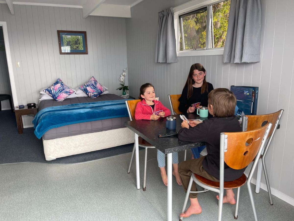 Motutere Bay Top 10 Holiday Park Turangi Exterior photo