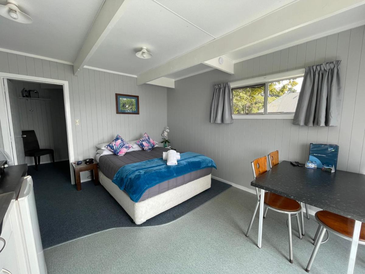 Motutere Bay Top 10 Holiday Park Turangi Exterior photo