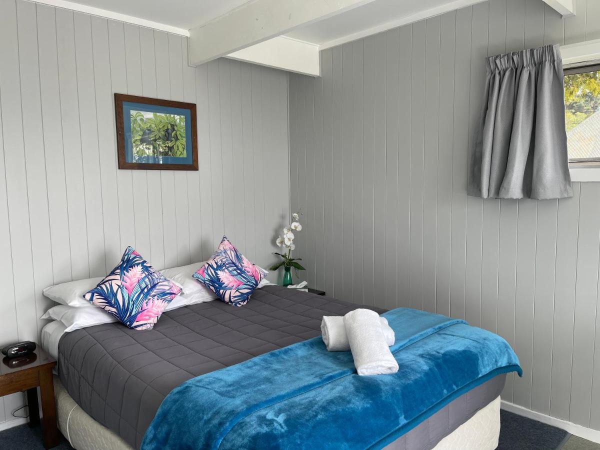 Motutere Bay Top 10 Holiday Park Turangi Exterior photo