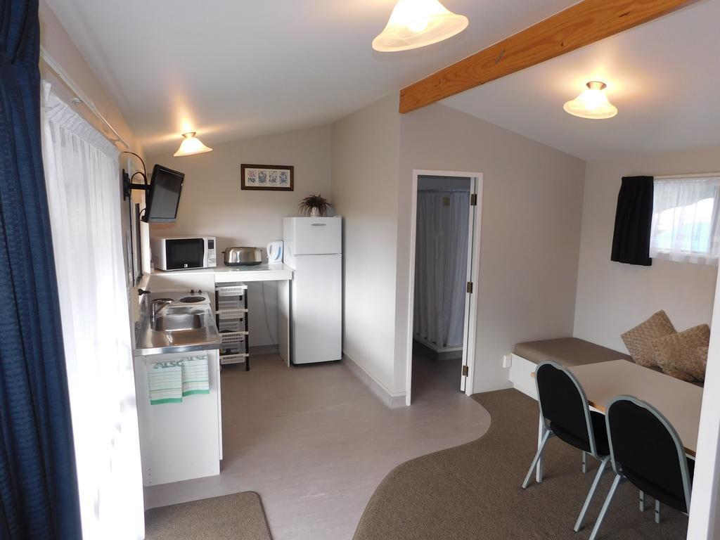 Motutere Bay Top 10 Holiday Park Turangi Exterior photo