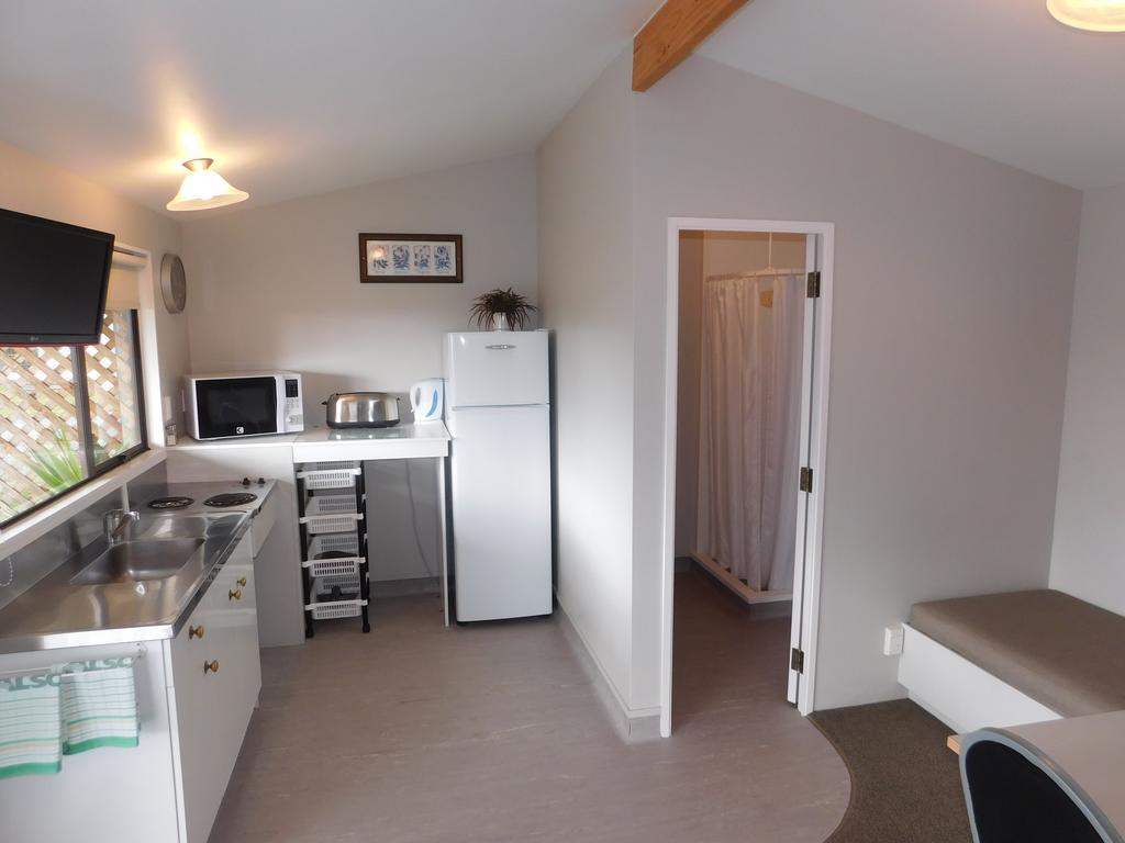 Motutere Bay Top 10 Holiday Park Turangi Exterior photo