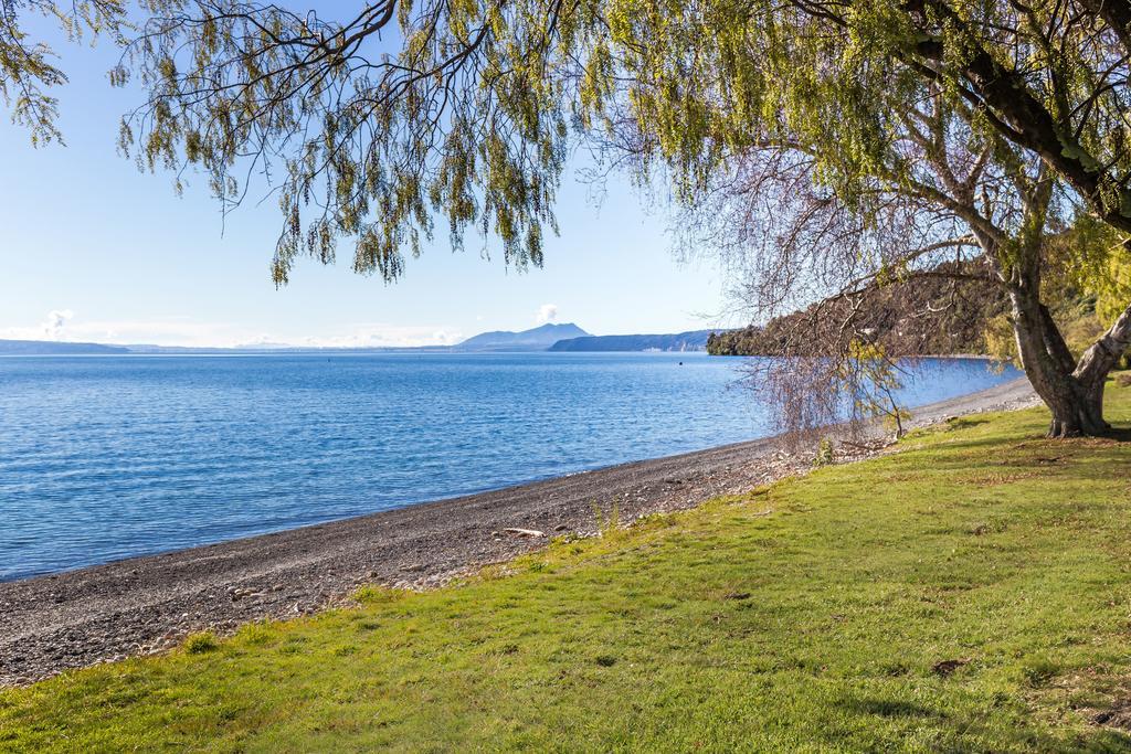 Motutere Bay Top 10 Holiday Park Turangi Exterior photo