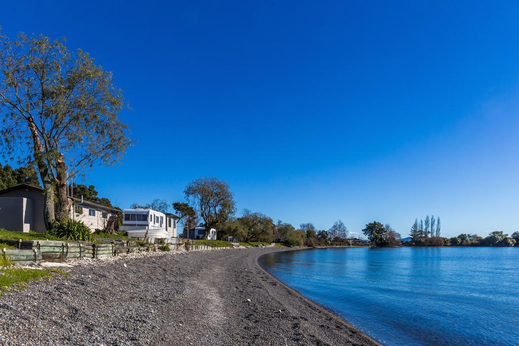 Motutere Bay Top 10 Holiday Park Turangi Exterior photo