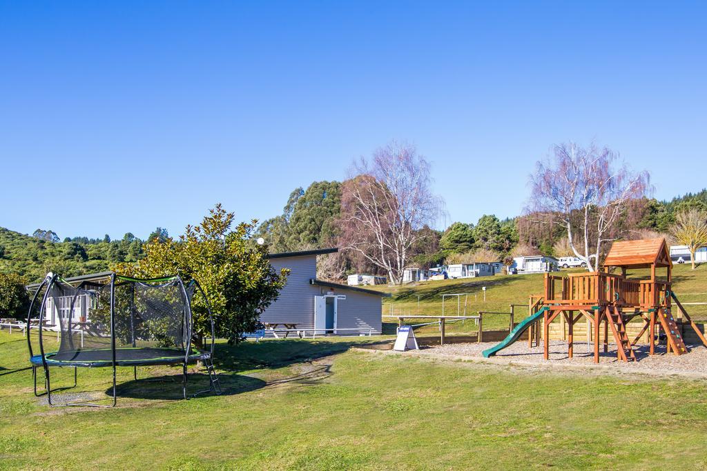 Motutere Bay Top 10 Holiday Park Hotel Turangi Exterior photo