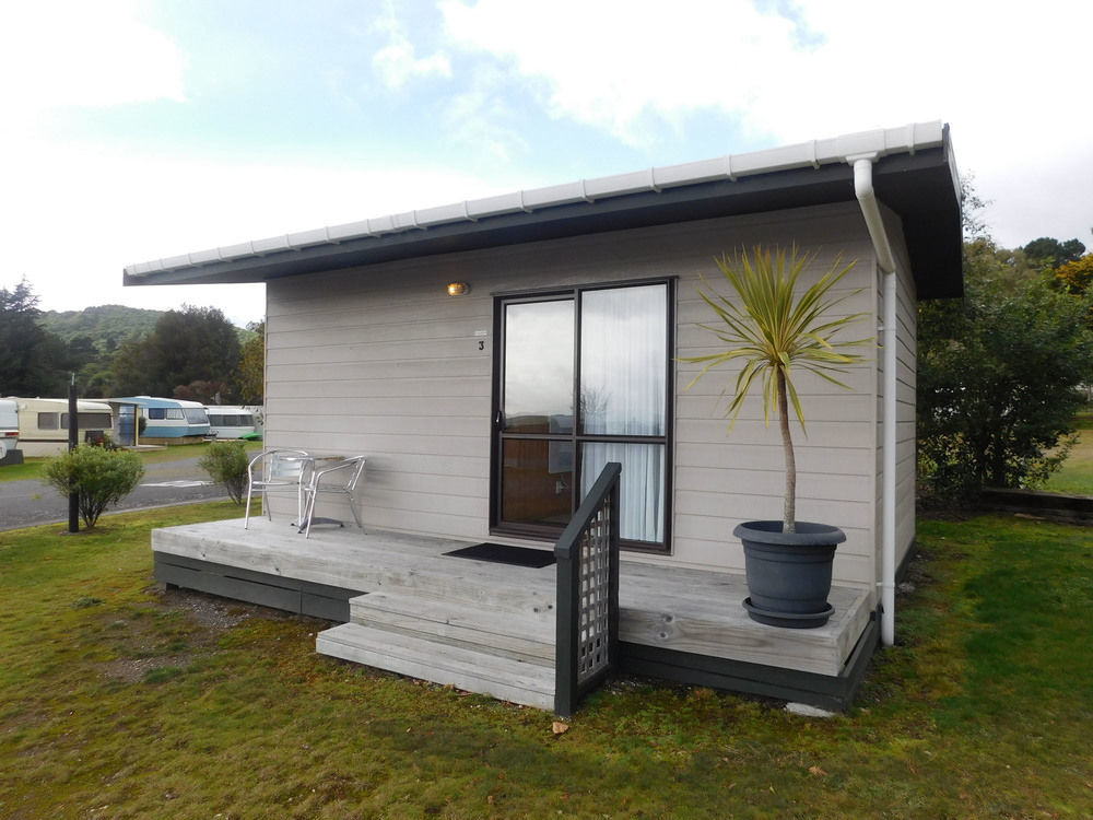 Motutere Bay Top 10 Holiday Park Turangi Exterior photo
