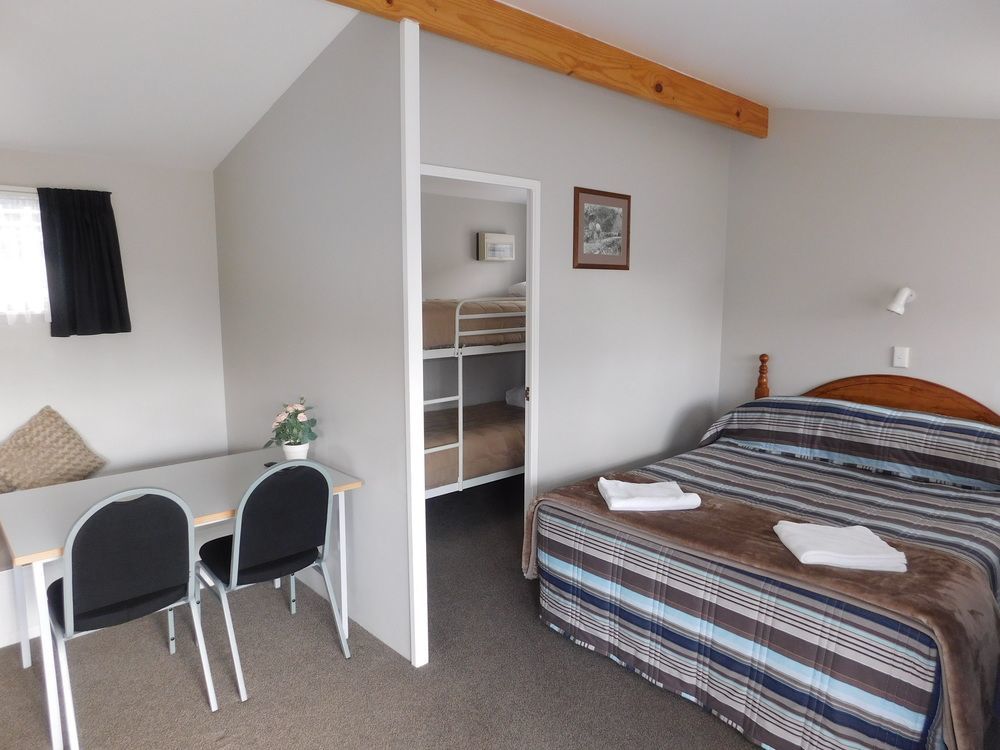Motutere Bay Top 10 Holiday Park Turangi Exterior photo