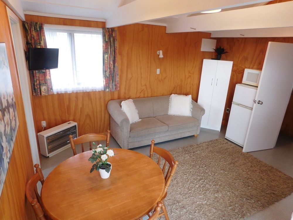Motutere Bay Top 10 Holiday Park Turangi Exterior photo