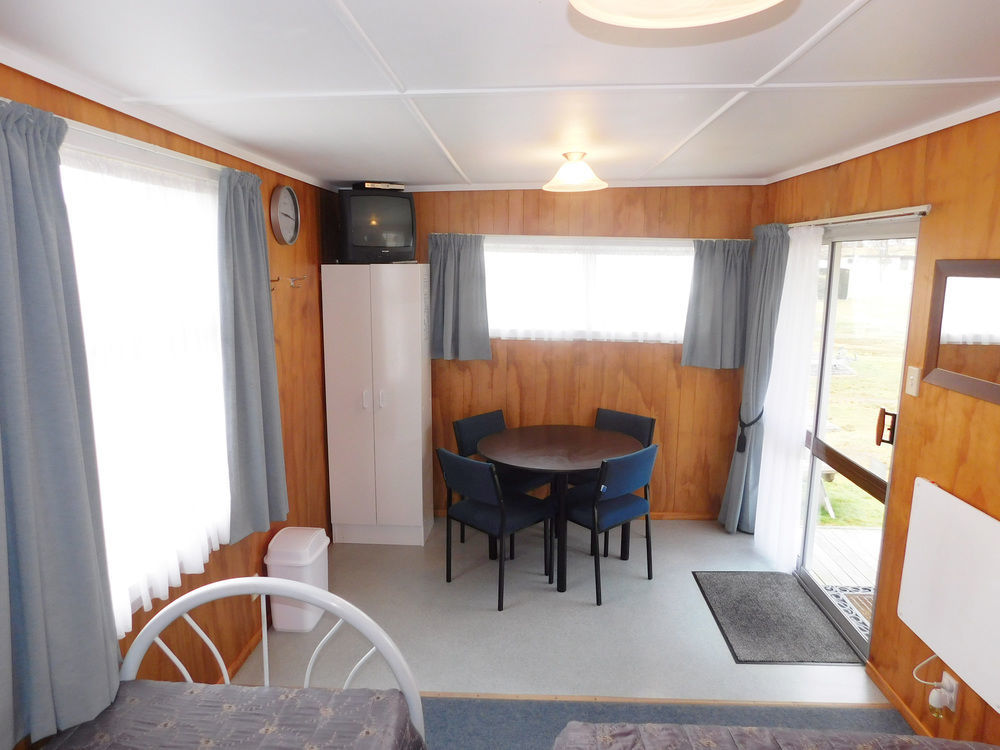 Motutere Bay Top 10 Holiday Park Turangi Exterior photo