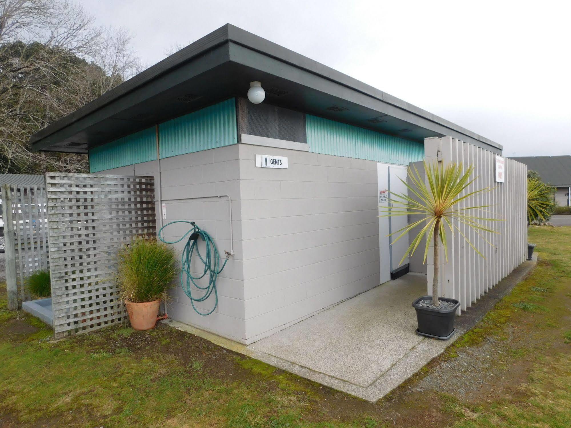 Motutere Bay Top 10 Holiday Park Turangi Exterior photo