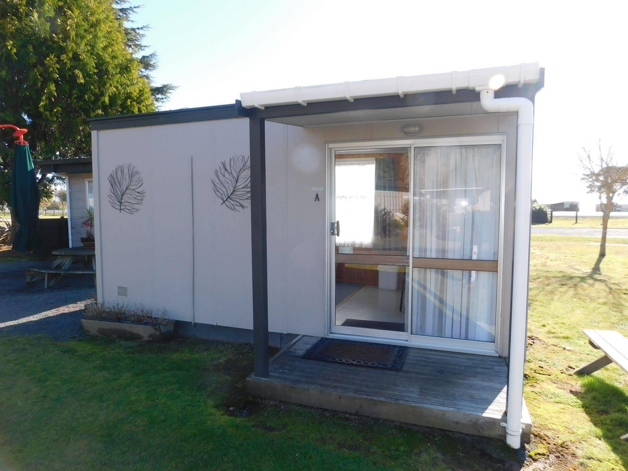 Motutere Bay Top 10 Holiday Park Turangi Exterior photo