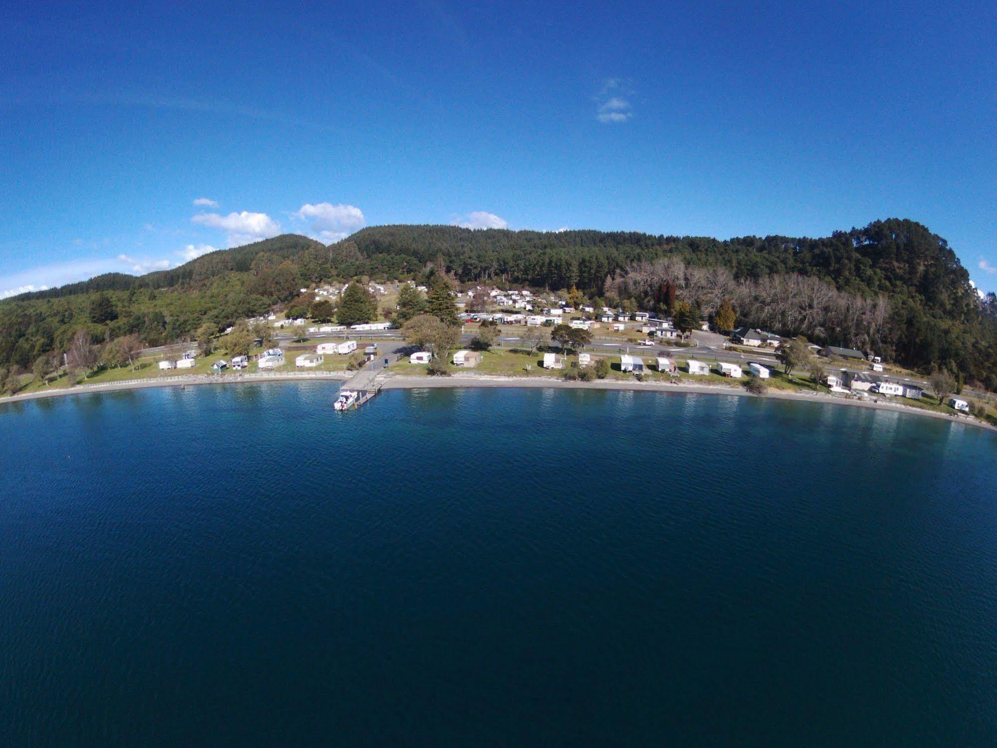 Motutere Bay Top 10 Holiday Park Turangi Exterior photo