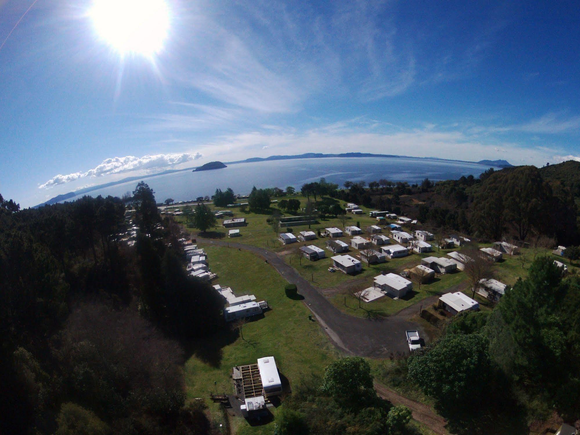 Motutere Bay Top 10 Holiday Park Turangi Exterior photo